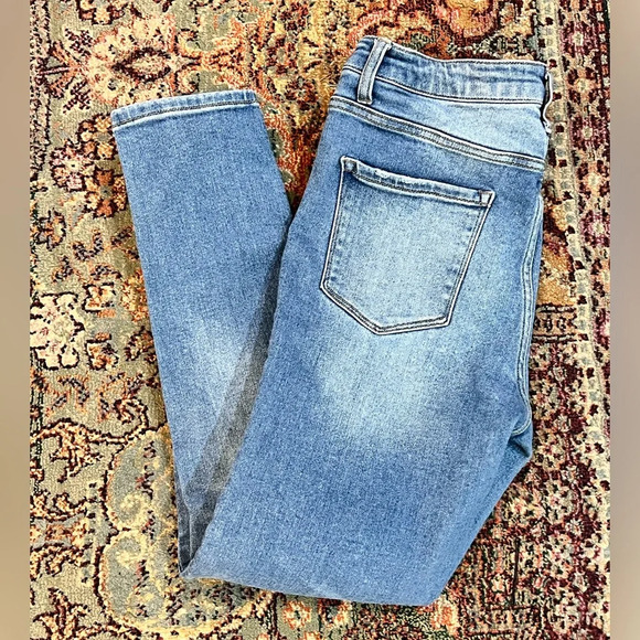 FINAL PRICE DROP Vervet Light Wash Jeans - Picture 1 of 8